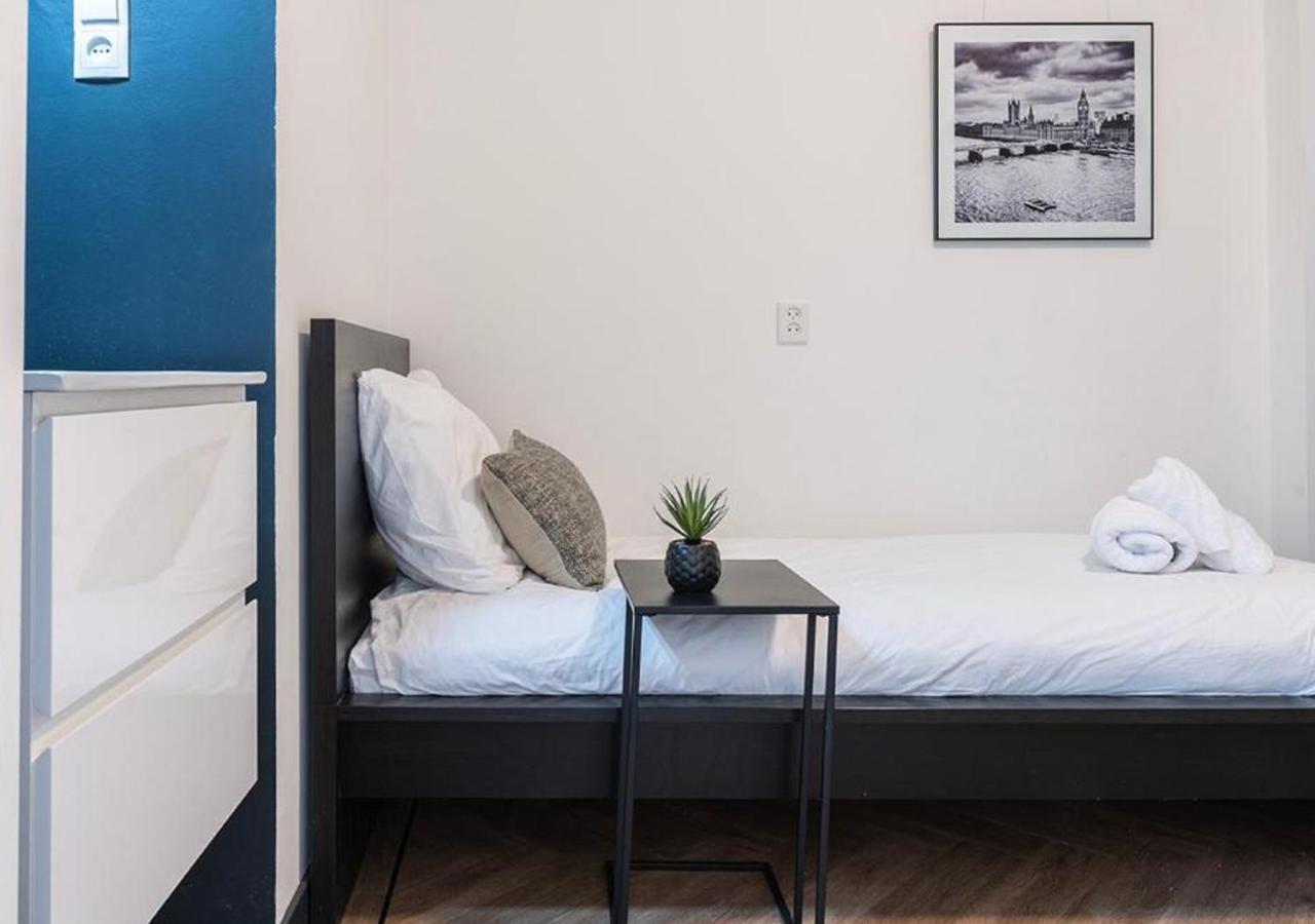 Ferienhaus Basic With Social Kitchen And Wifi Access Tilburg