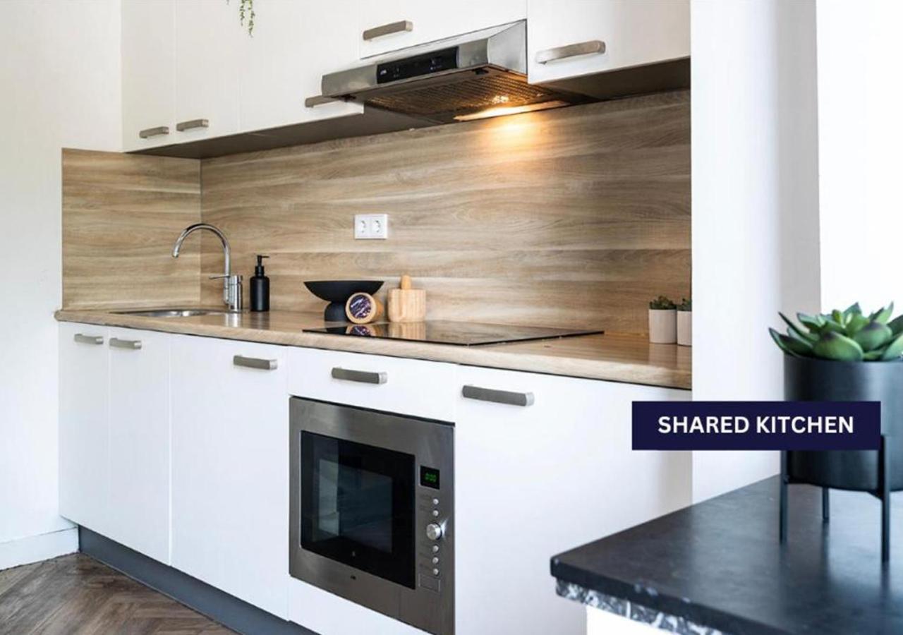 Basic With Social Kitchen And Wifi Access Tilburg